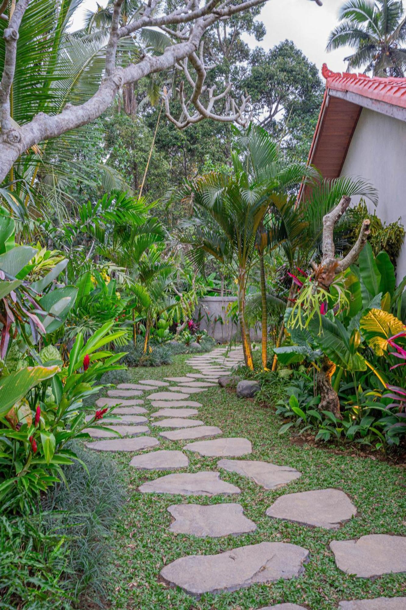Puri Kurnia Ayu Hotel Ubud Buitenkant foto